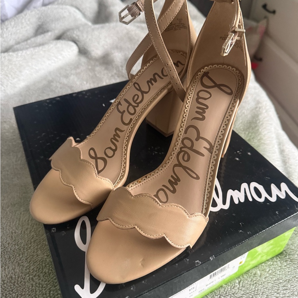 Sam Edelman Beige Scalloped Heels